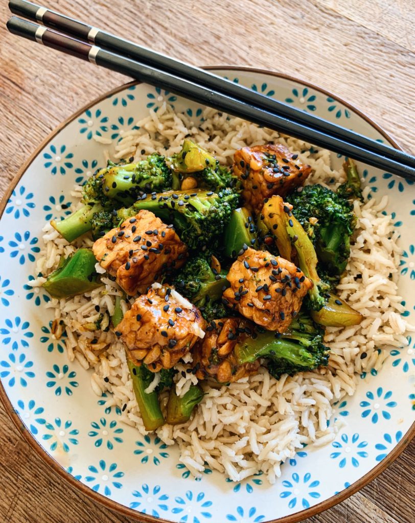 Sticky teriyaki tempeh and broccoli stir fry