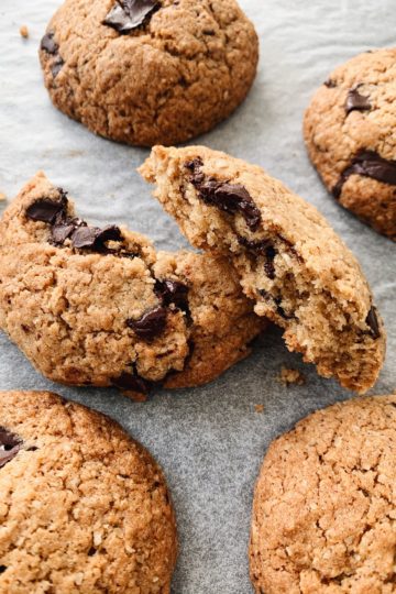 Vegan chocolate chip cookies