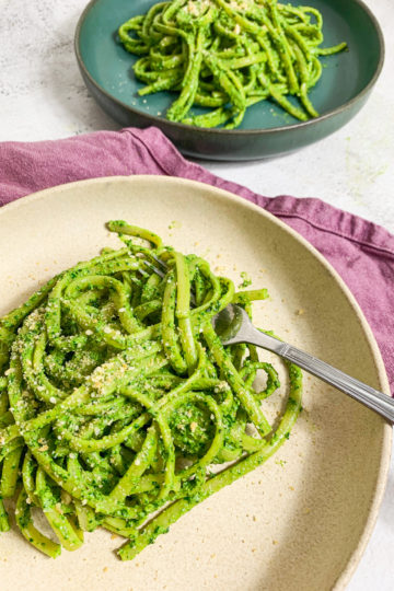 vegan-spinach-basil-pesto