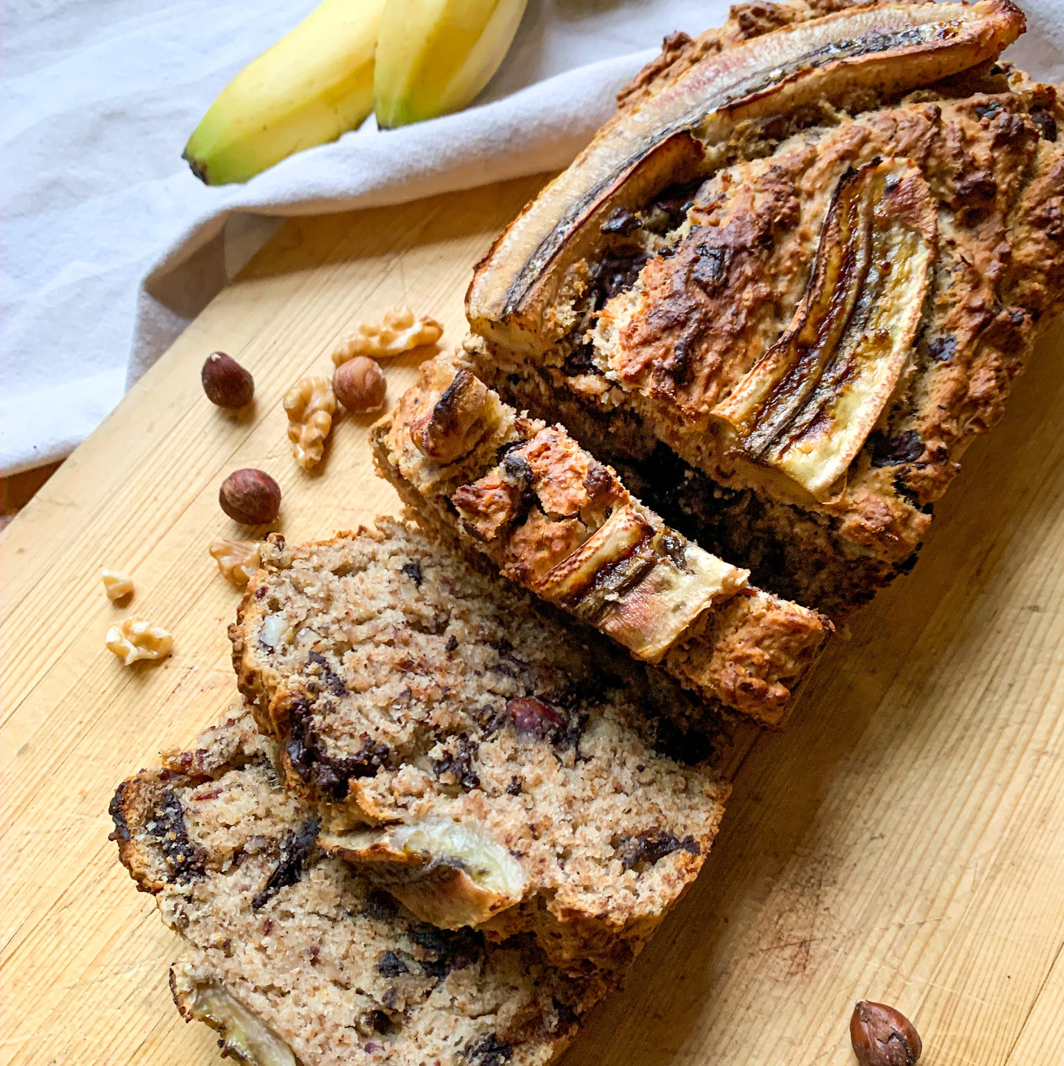 Vegan banana bread | Sugar free | With nuts and chocolate chips-image