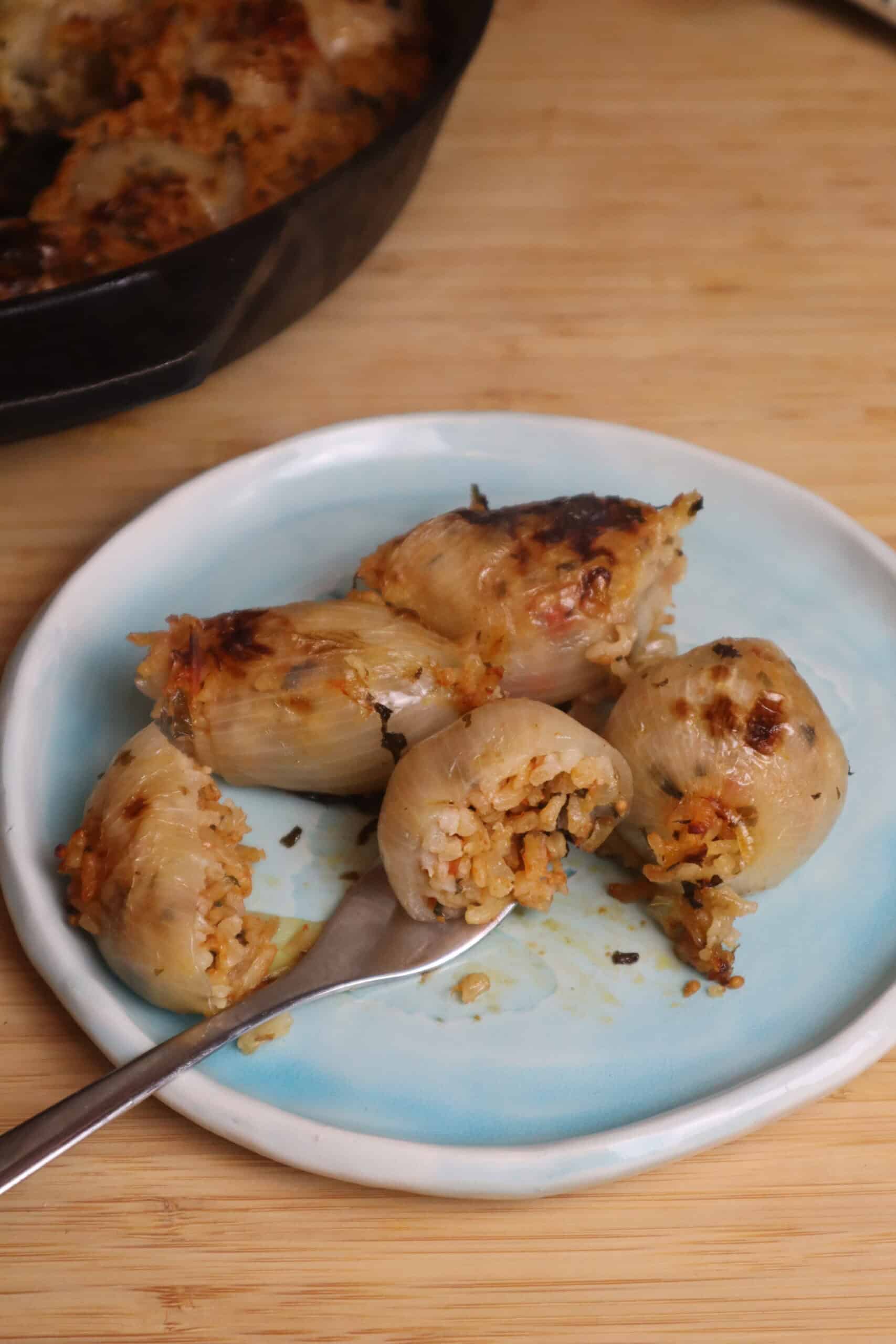 greek stuffed onions