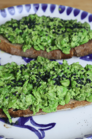 smashed peas on toast