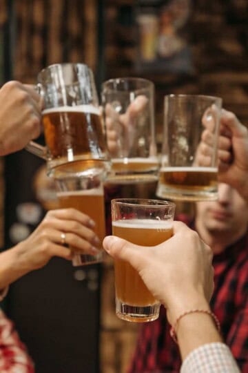 how many pints in a quart