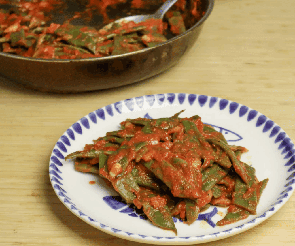 romano beans with tomato sauce 