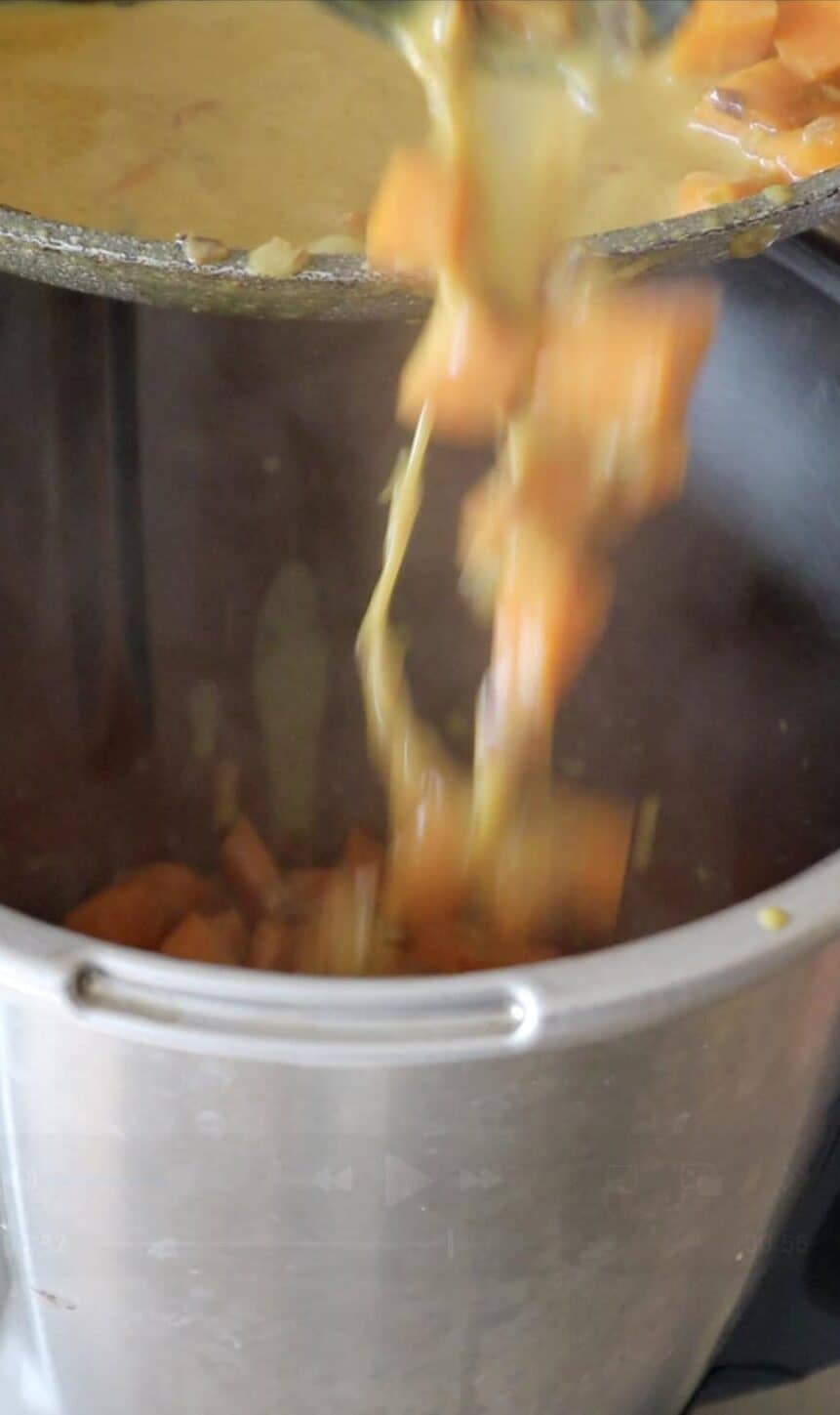 carrot mix poured into blender