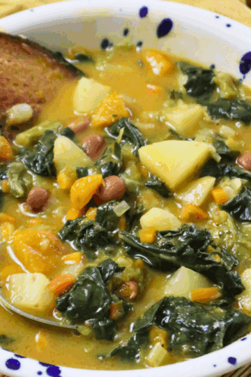 tuscan vegetable soup with beans and kale